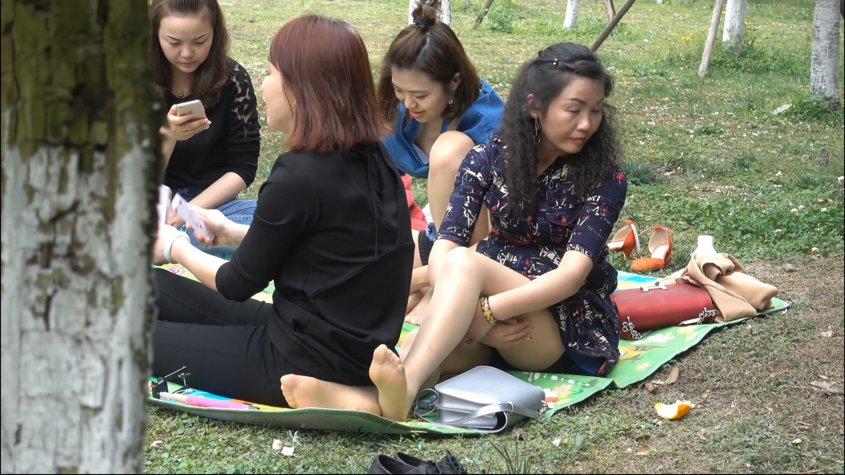 streetsnapnylon[00 00 08][20181205 224642 0]